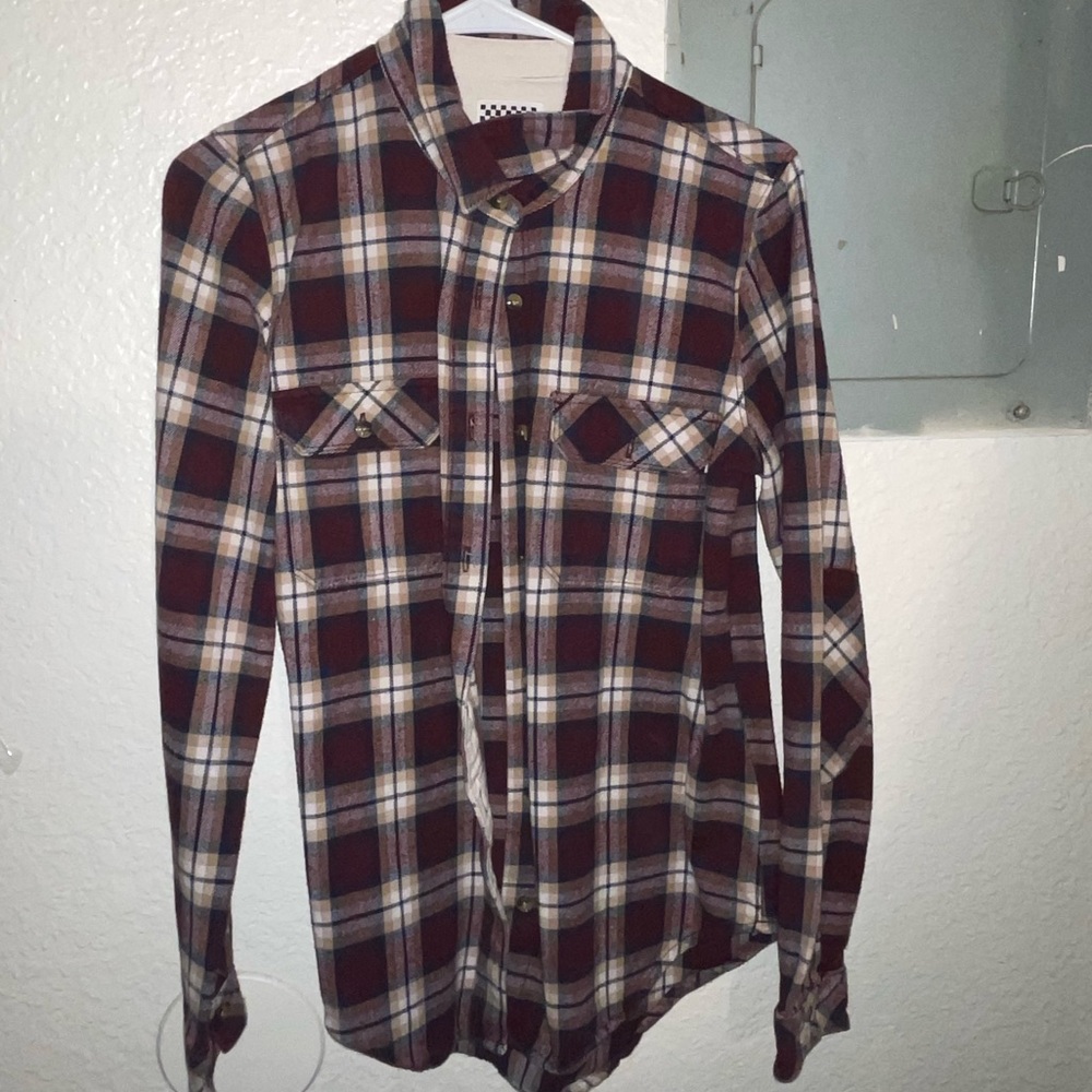 Unisex Flannel, great for casual wear and winter wear!
